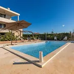 Vakantiehuis Luxurious In