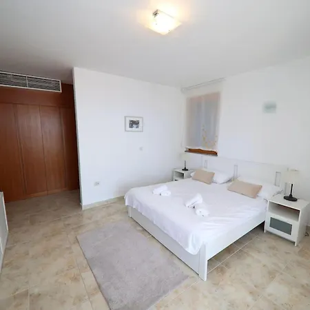 6 Bedroom Beautiful In Сasa de vacaciones Zadar